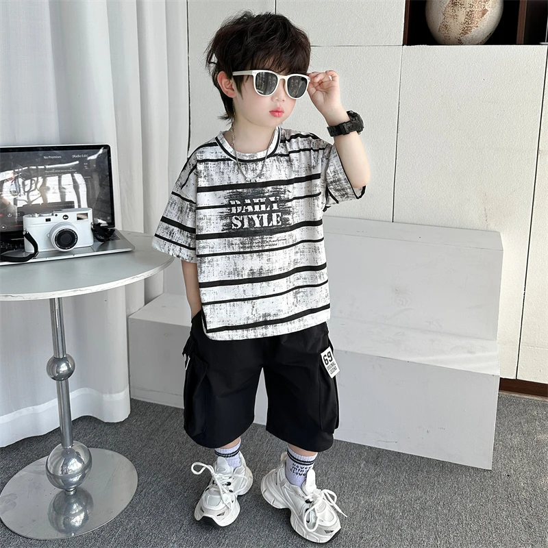 男童帅气夏装套装炸街儿童时髦短袖T恤2025新款宝宝工装裤短裤潮3