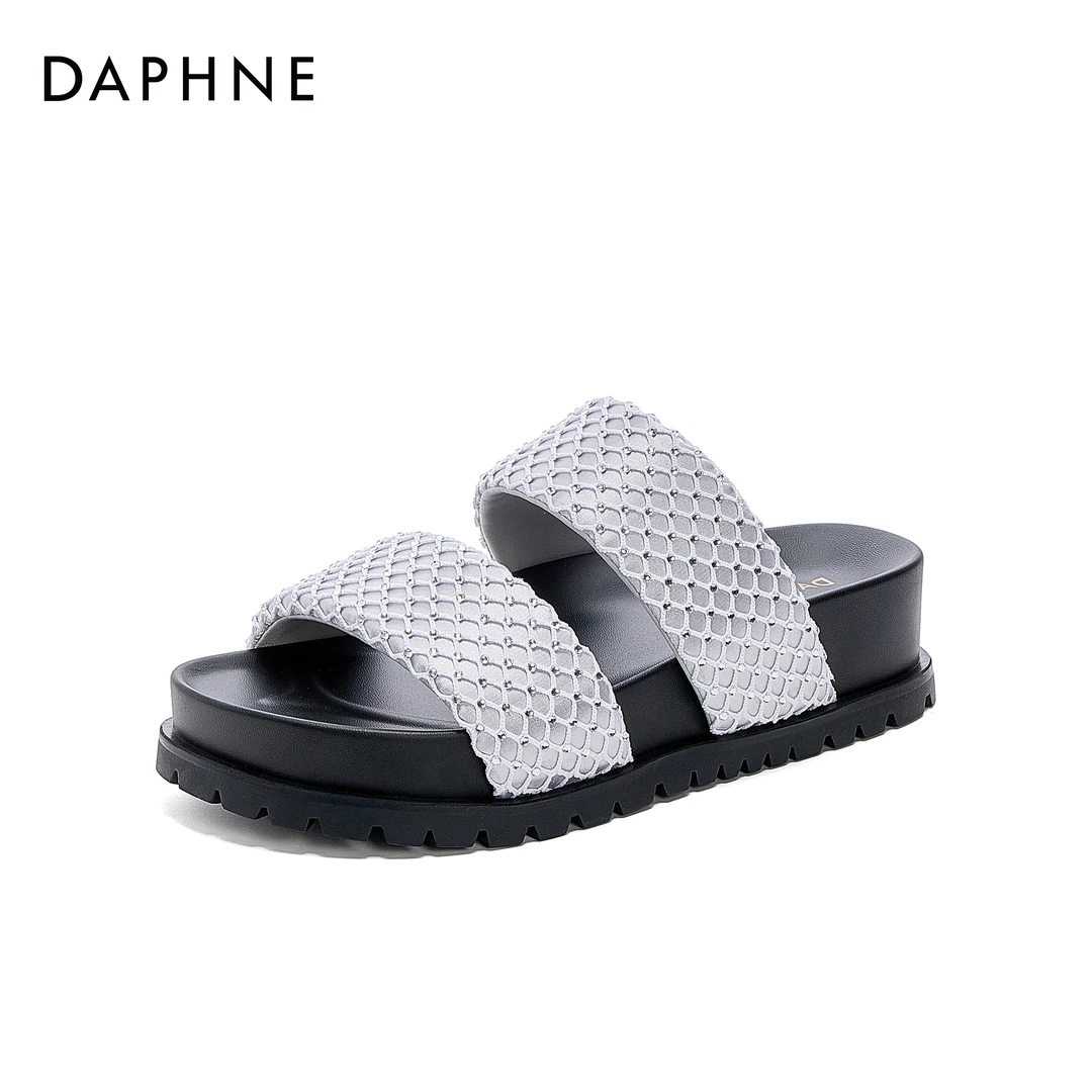 达芙妮银色高级感水钻凉拖鞋女2025夏季新款外穿厚底百搭沙滩凉拖