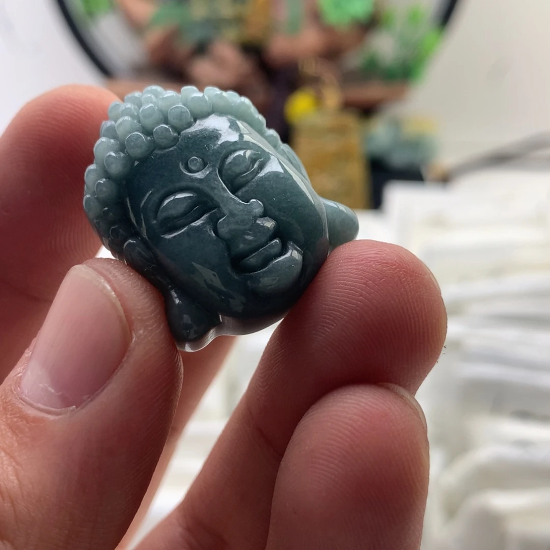 颈饰未镶嵌翡翠佛头