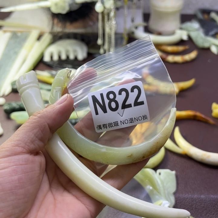 蛇纹石玉发饰合金漂**贝
