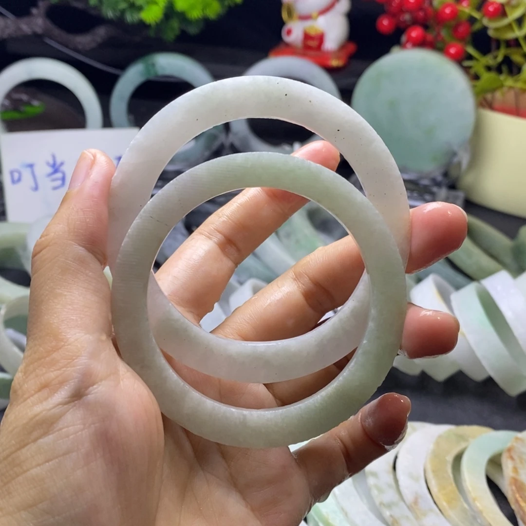 未镶嵌手镯定制翡翠