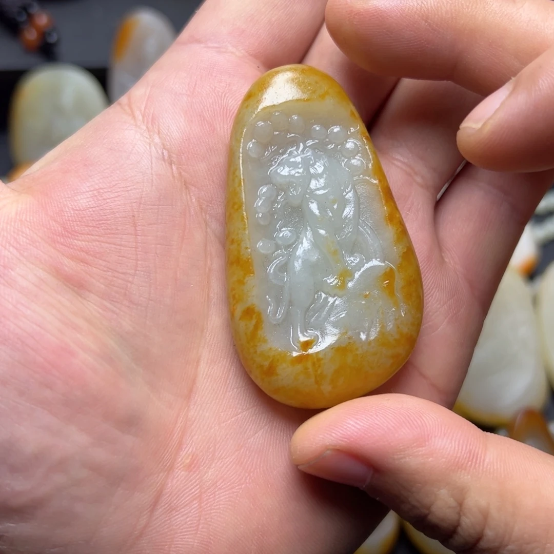 万***材和田玉未镶嵌挂件