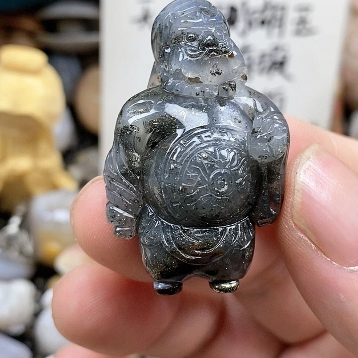 颈饰未镶嵌硅化珊瑚（珊瑚玉）