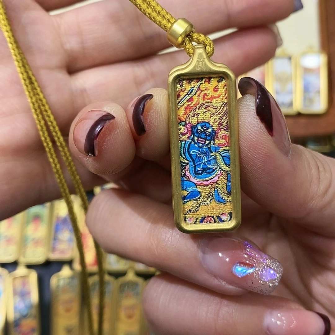 【闪购商品】吊坠不动配金绳突突
