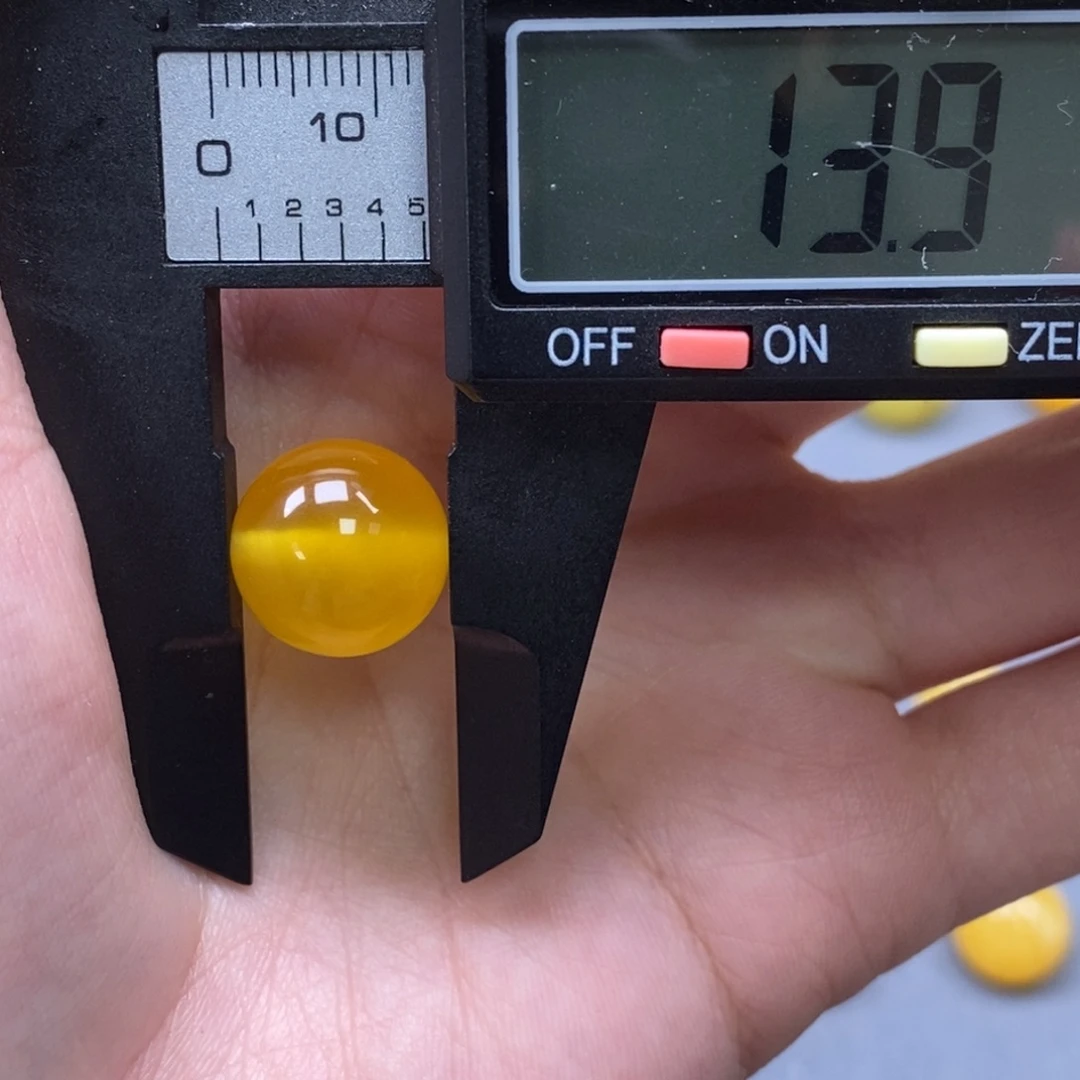 海***空裸石琥珀未镶嵌纯天然