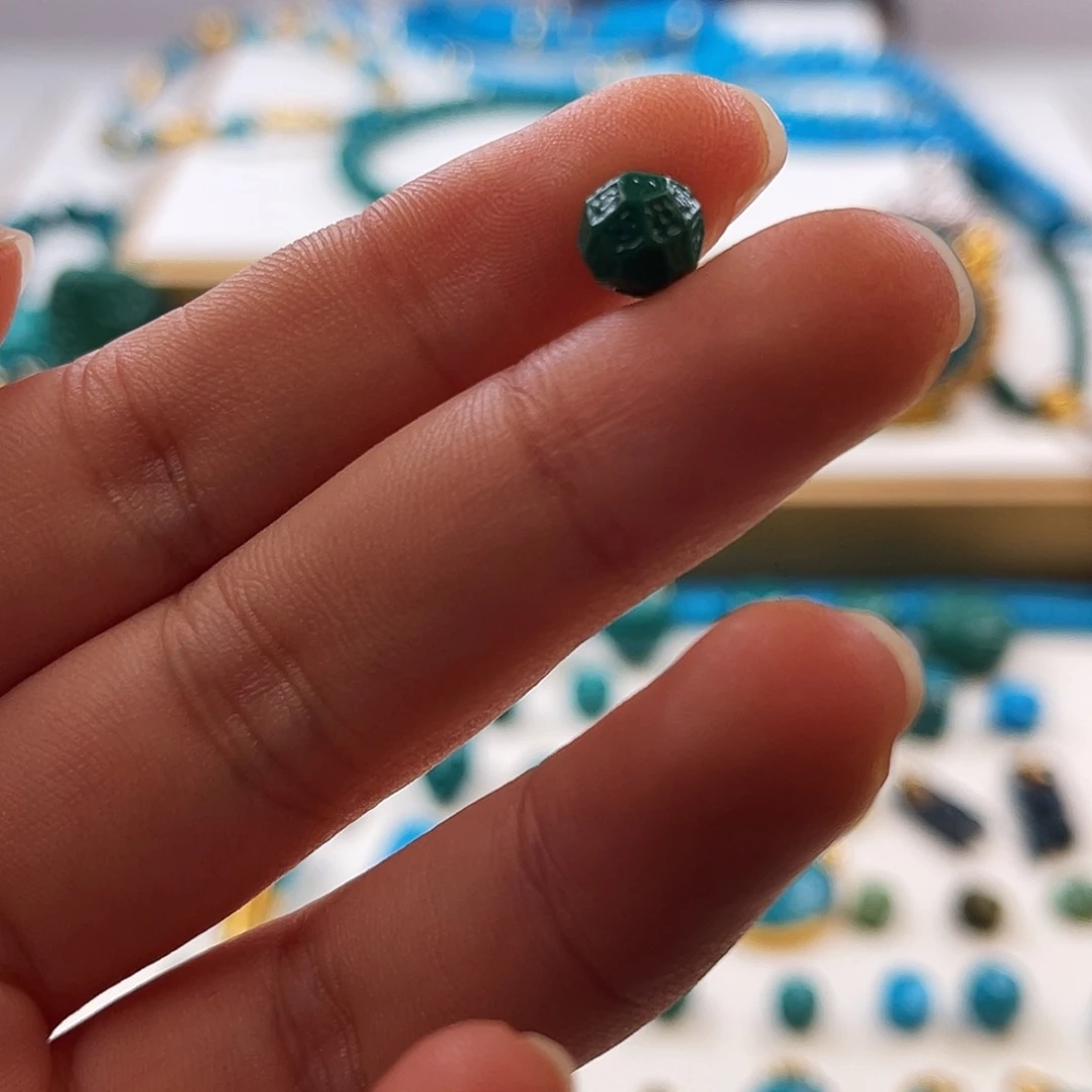 绿松石未镶嵌把件