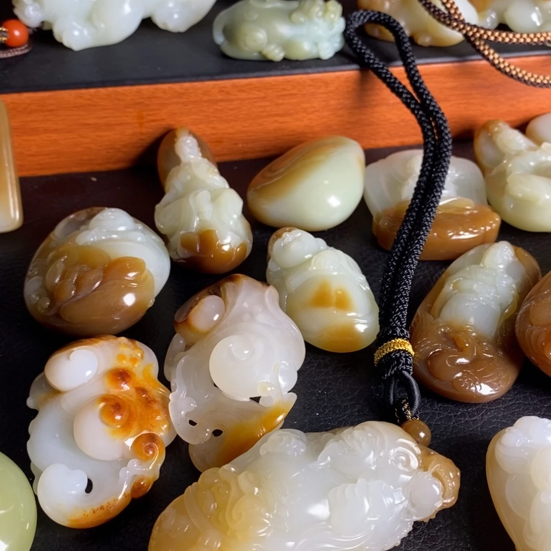 和田玉未镶嵌挂件