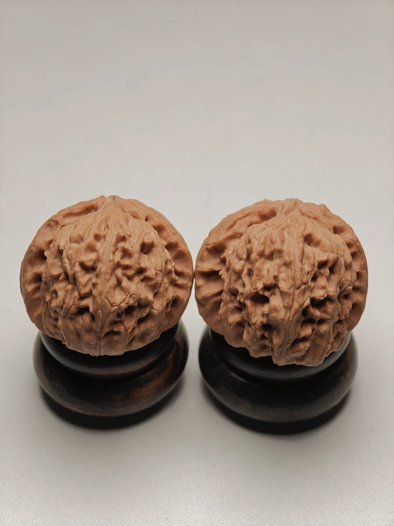 【精对+】闷白-边39.7-文玩核桃把件