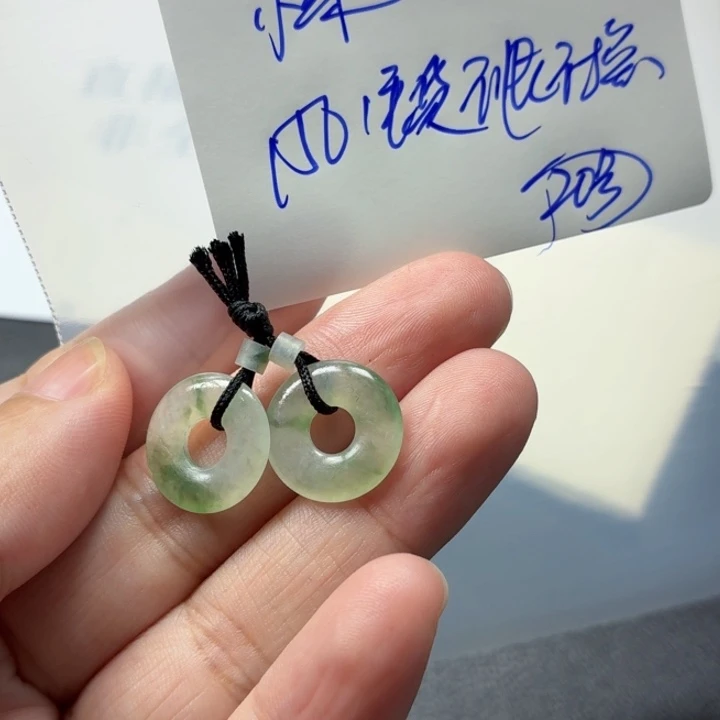 小****定制翡翠未镶嵌毛货待编款式不退不换