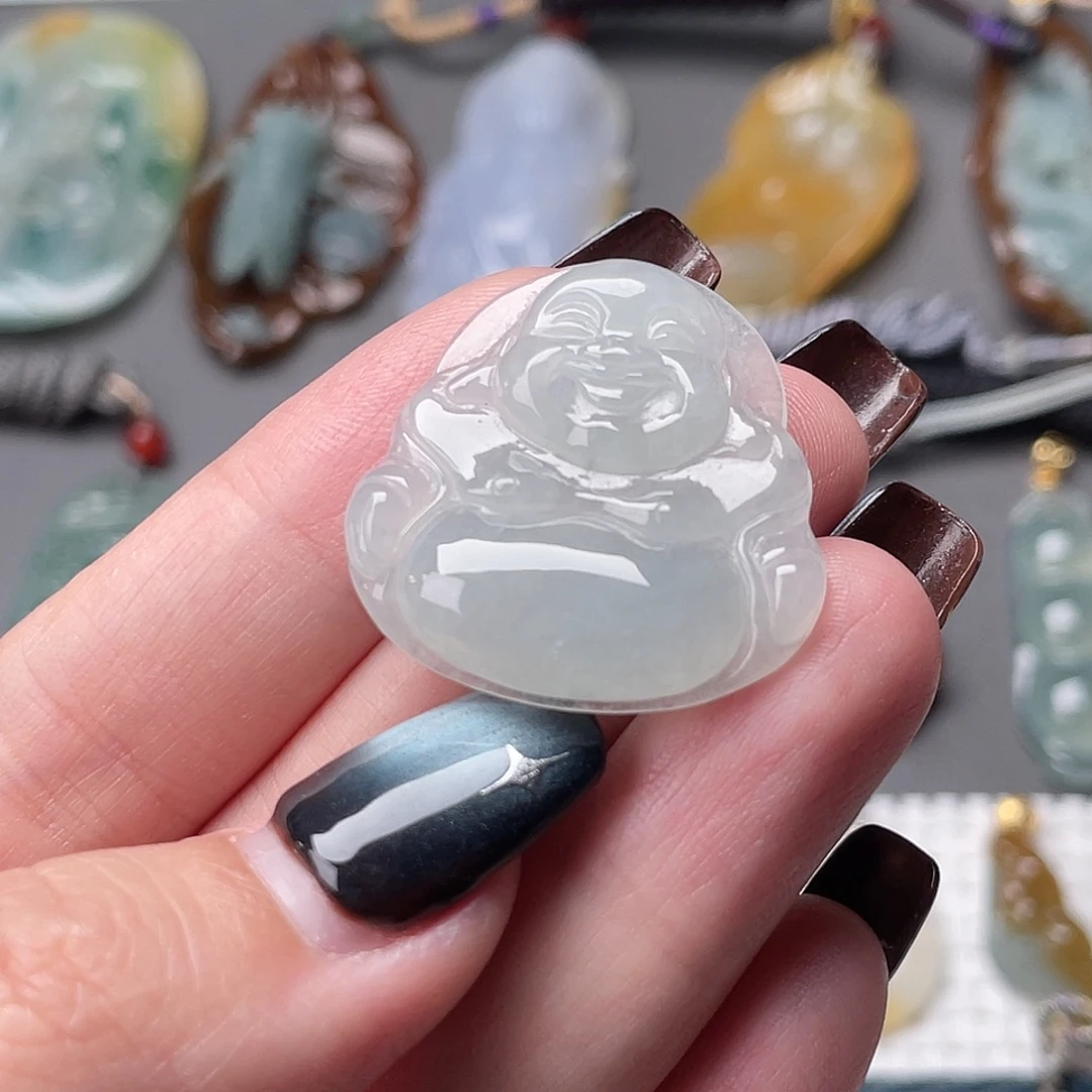 翡翠未镶嵌颈饰佛公