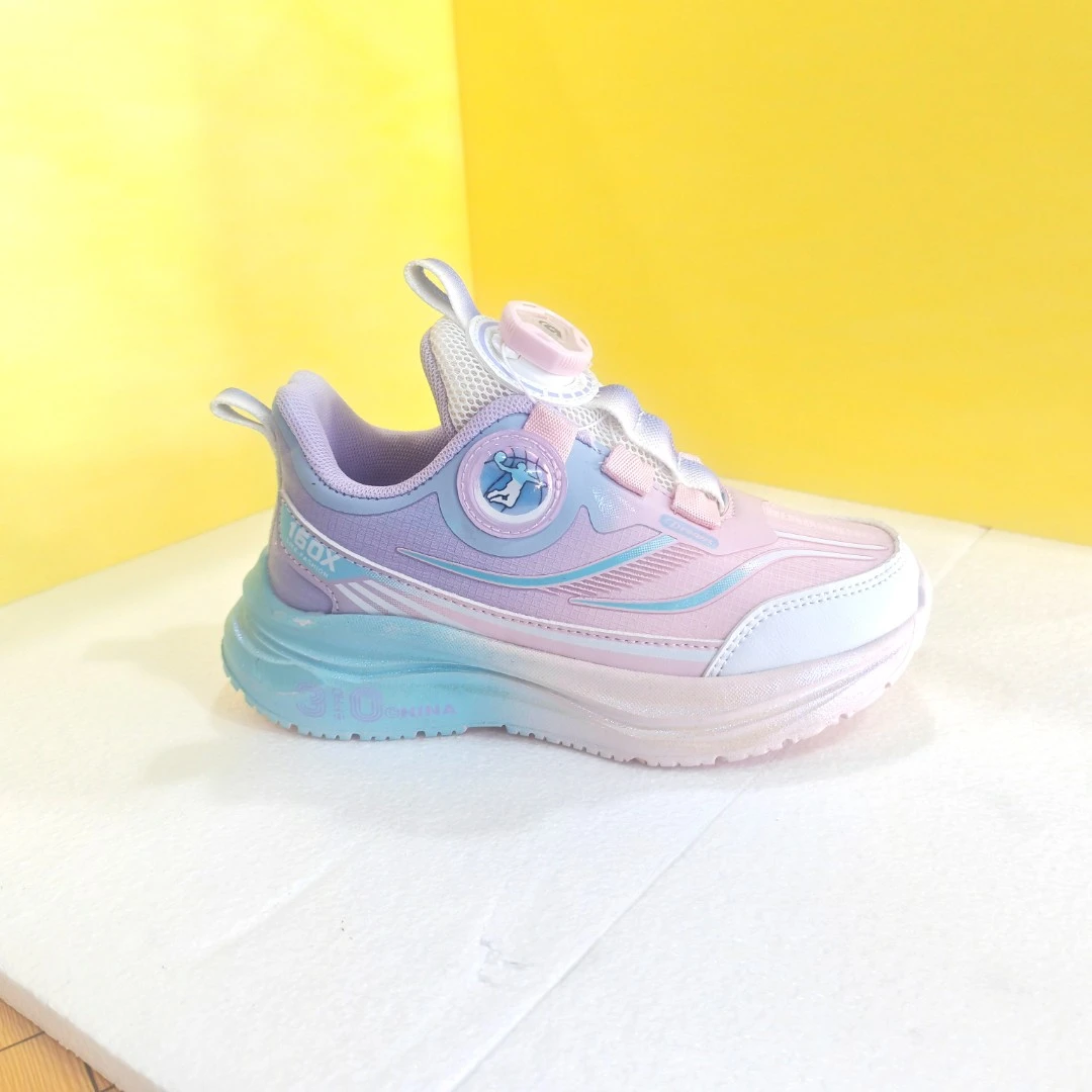 实体店男女童春季皮面超轻软底运动鞋断码特惠高性价比