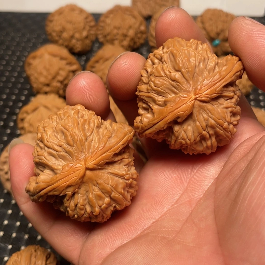 【闪购商品】文玩核桃把件47白狮子头