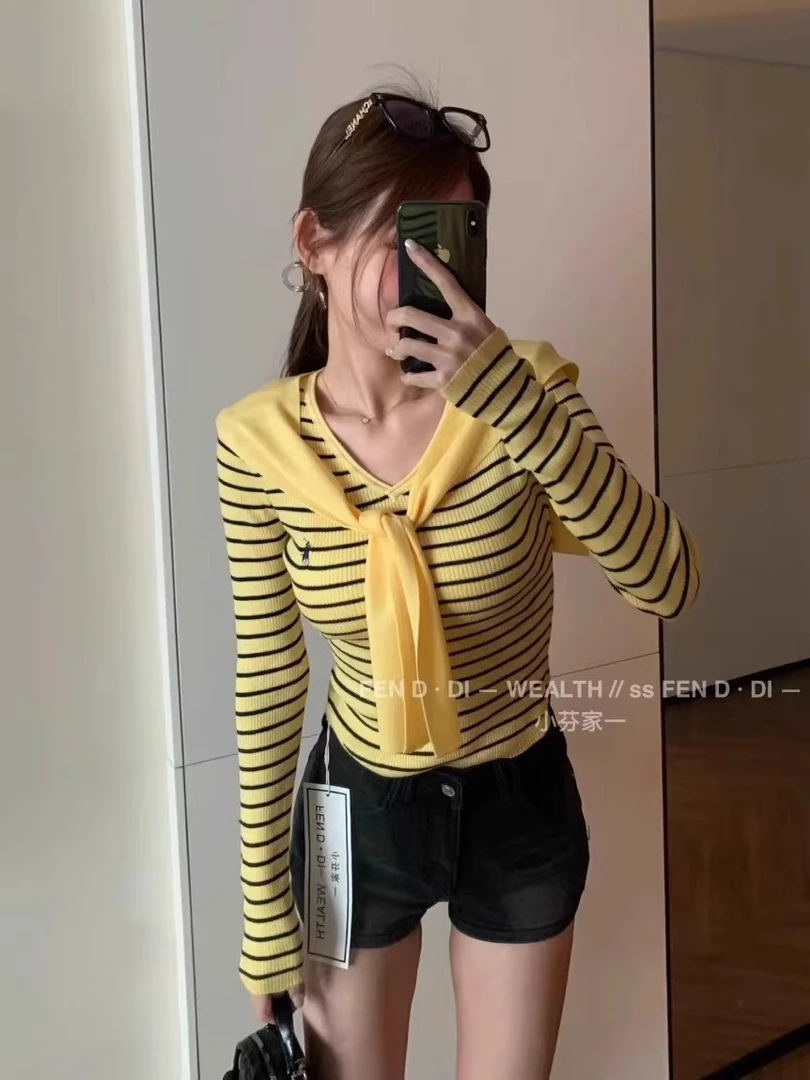 休闲设计感条纹针织衫女秋季2025新款休闲时尚小众披肩上衣两件套