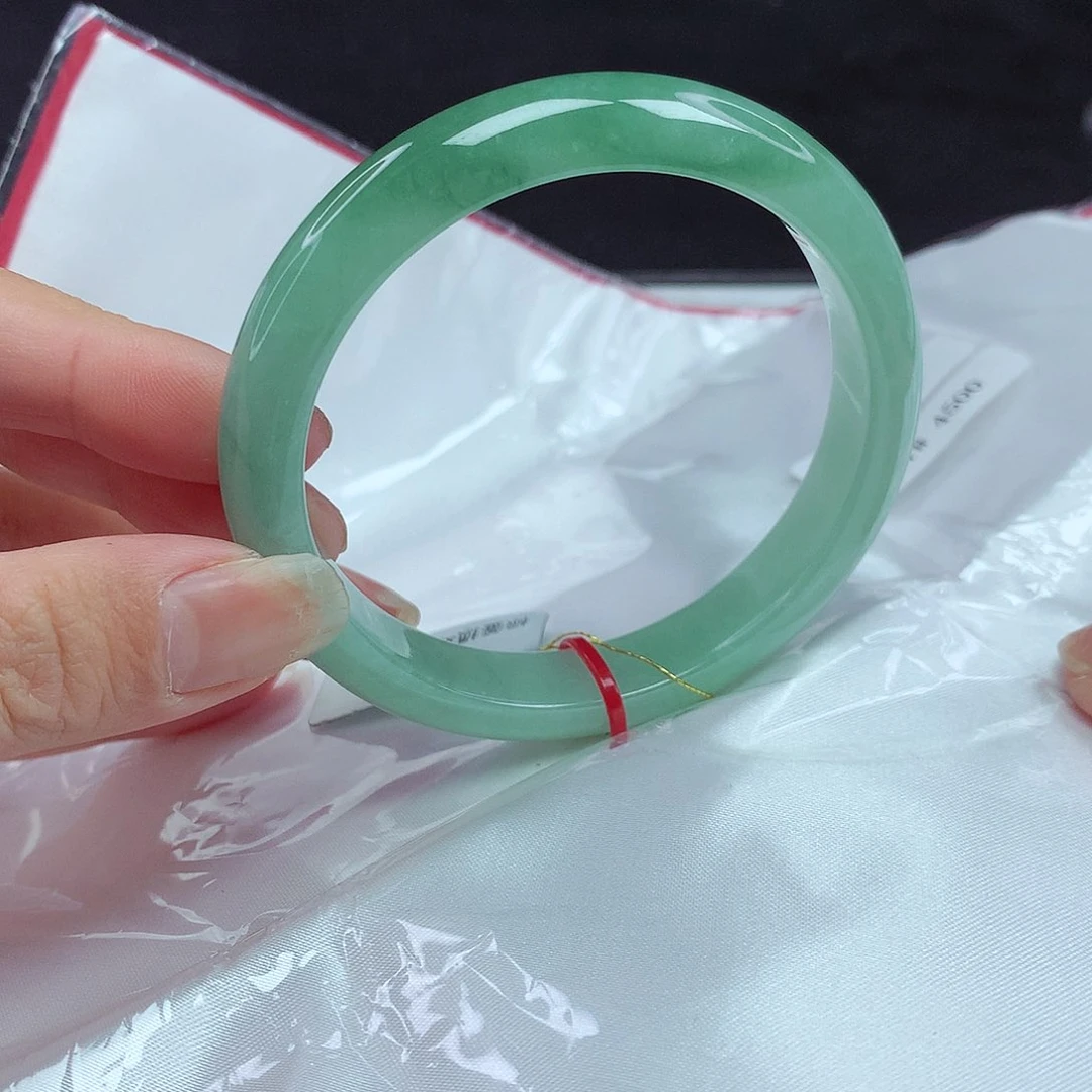 翡翠手镯未镶嵌57圈106