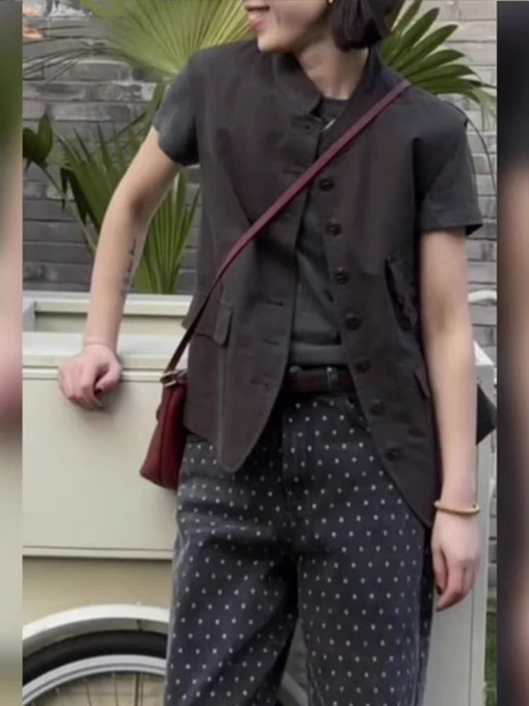 立领设计感复古老钱风灰色马夹2025夏季款设计感盘扣简约坎肩外套