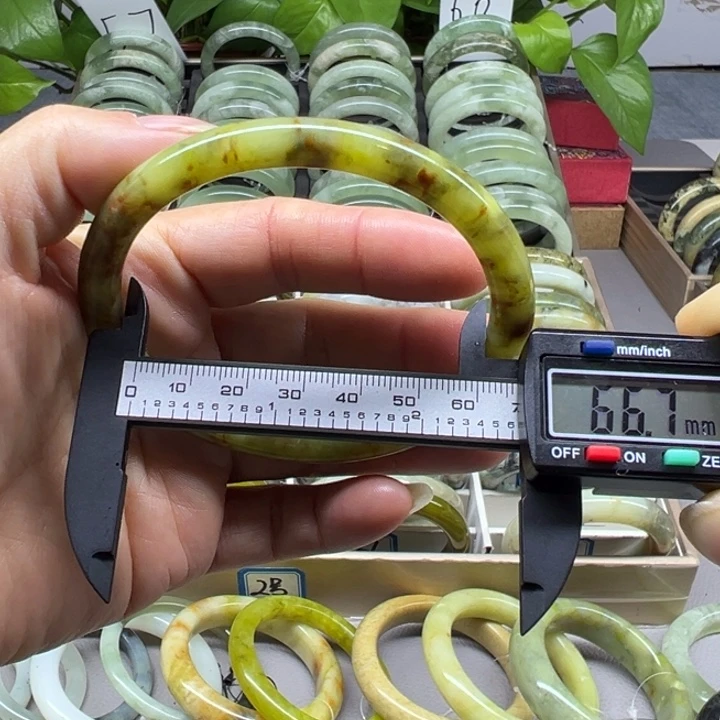 蛇纹石玉未镶嵌手镯54