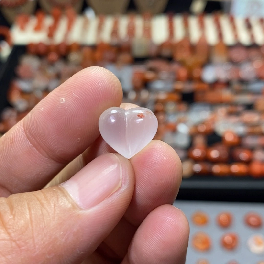 南红玛瑙冰飘未镶嵌屁桃心2