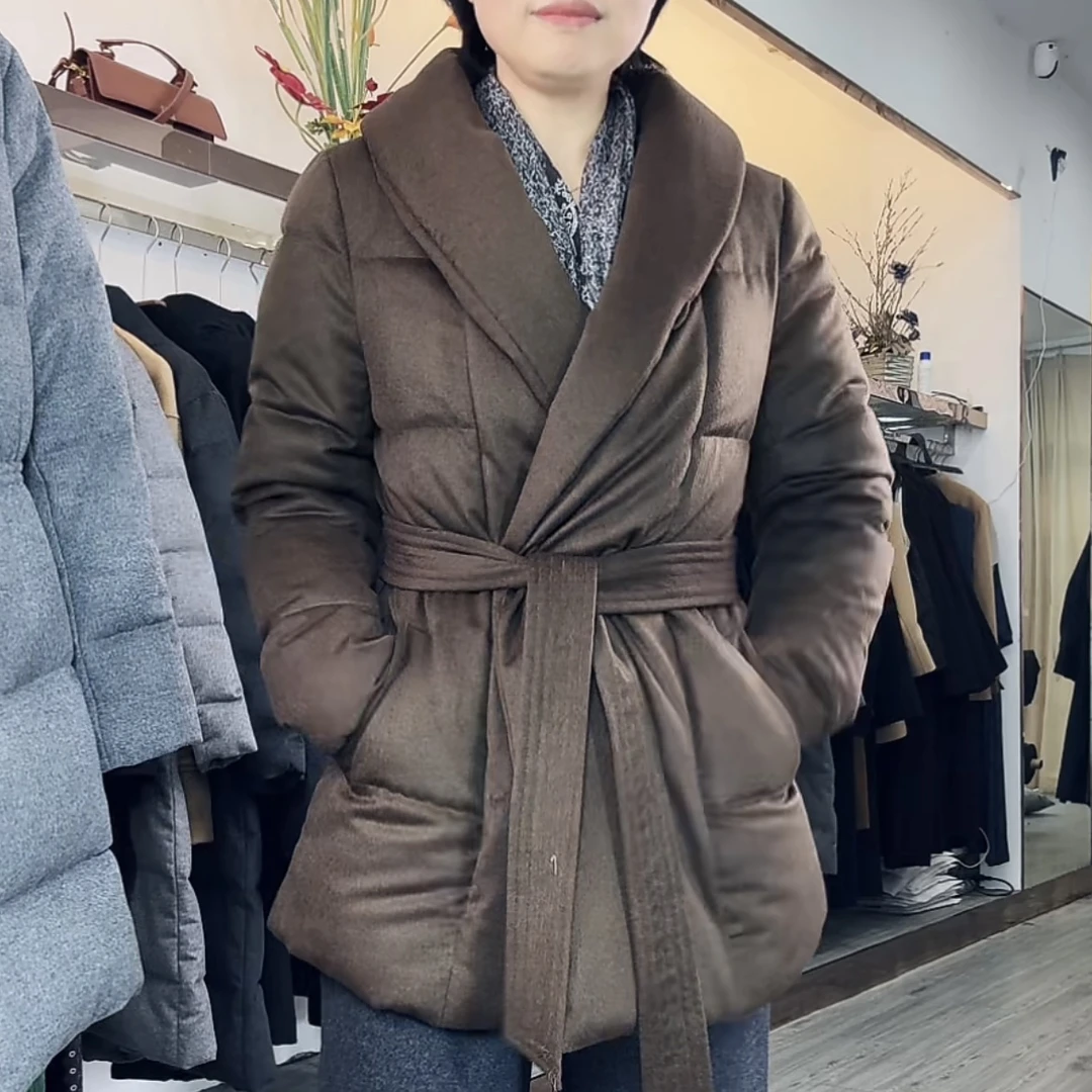 A0220棕咖色羊毛青裹领时尚短款鹅绒服