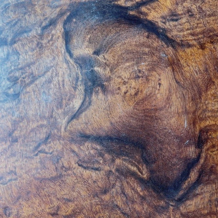 大果紫檀材质的四宫格盘