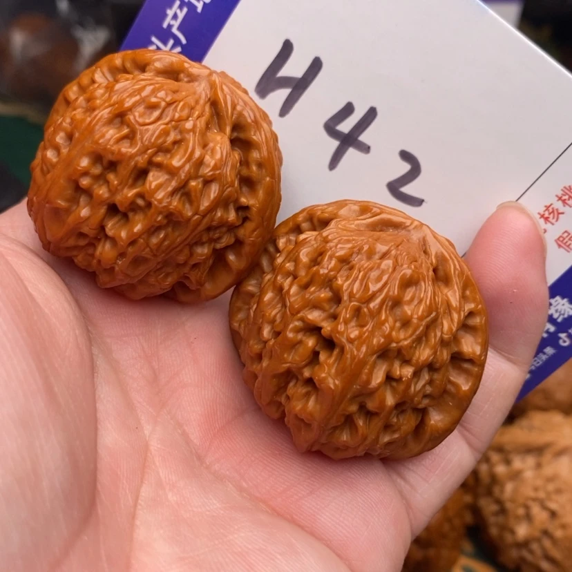 【闪购商品】文玩核桃把件边38白狮子