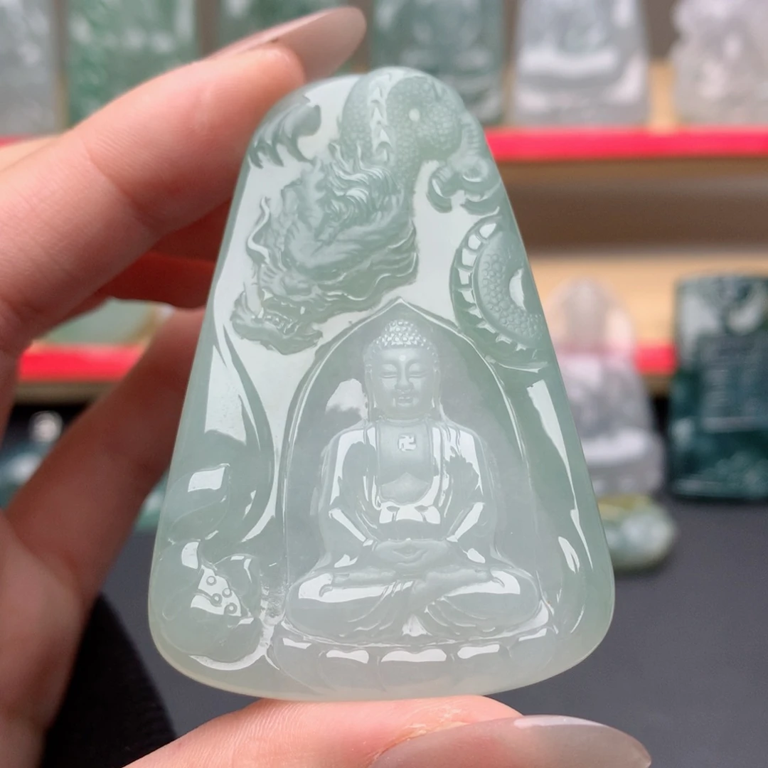 翡翠未镶嵌颈饰大日如来