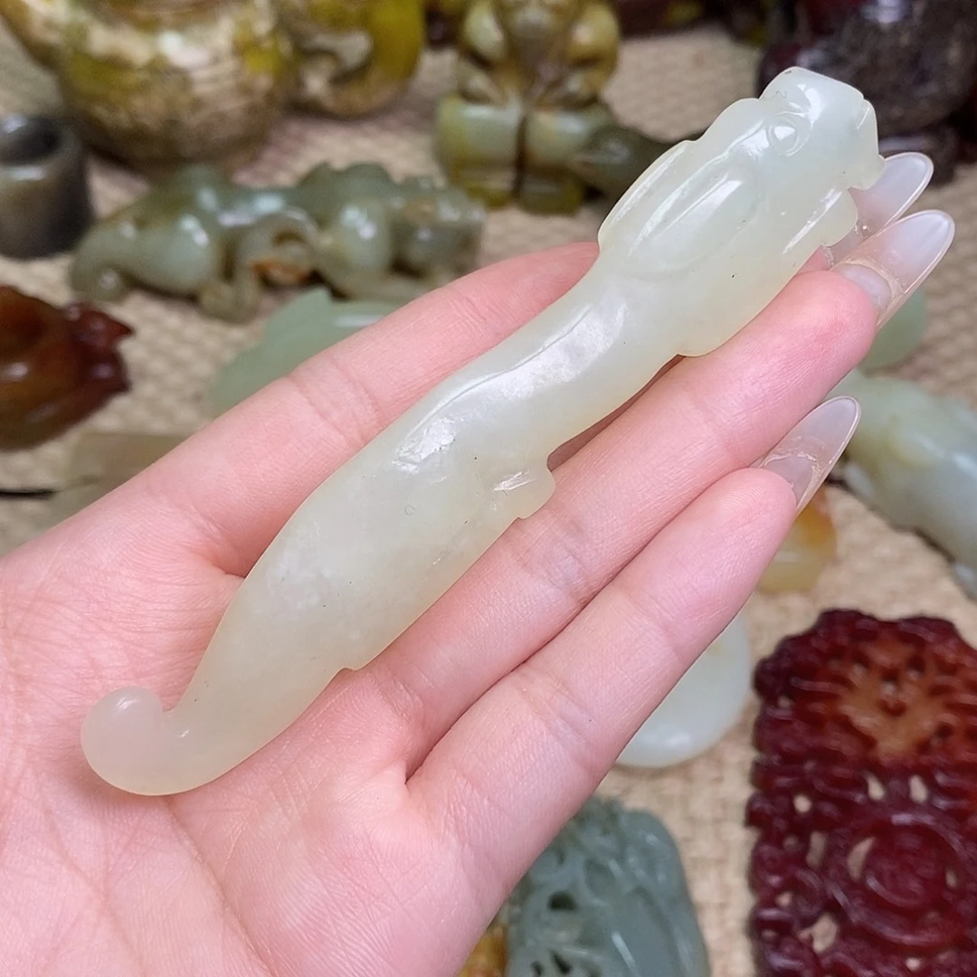 未镶嵌蛇纹石玉颈饰