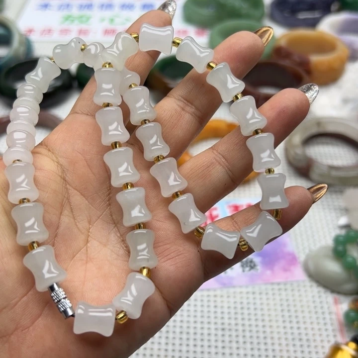 未镶嵌手镯石英岩玉