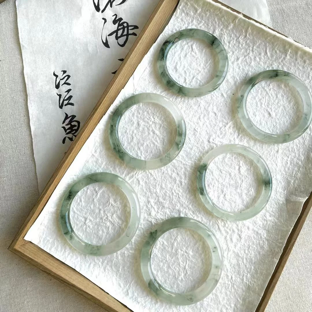 天然玉石石英质玉手镯编号：11