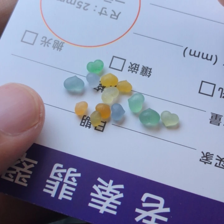 定制翡翠未镶嵌挂件
