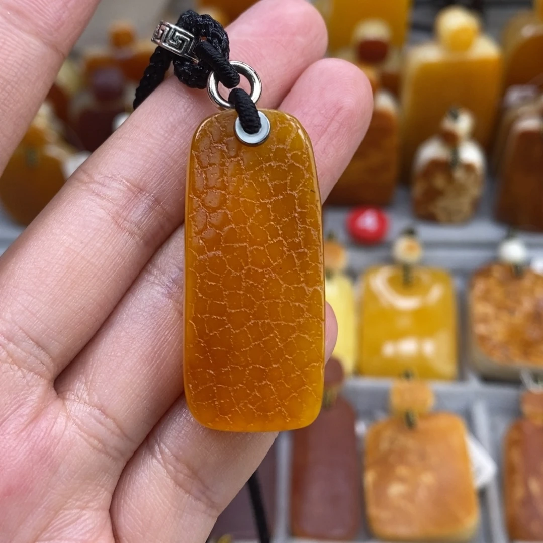 蜜蜡未镶嵌珠宝奇石