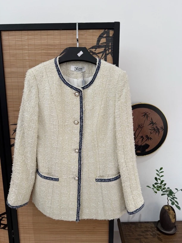 孤品女装外套捡漏 气质时尚