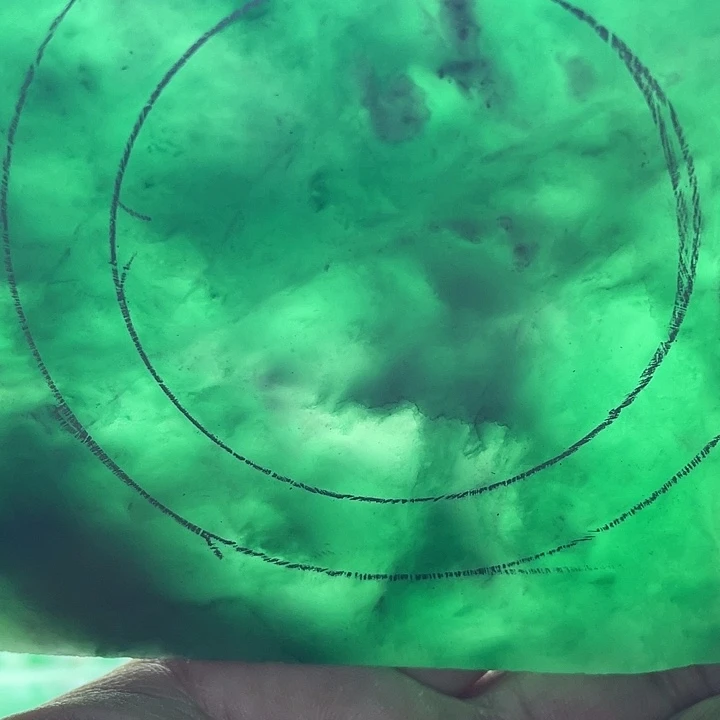 坑***货定制石英质玉（非洲翠）