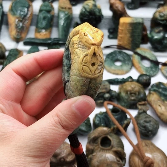 岫岩河磨玉（透闪石质玉）把件未镶嵌