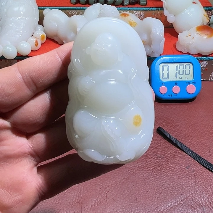 和田玉未镶嵌把件