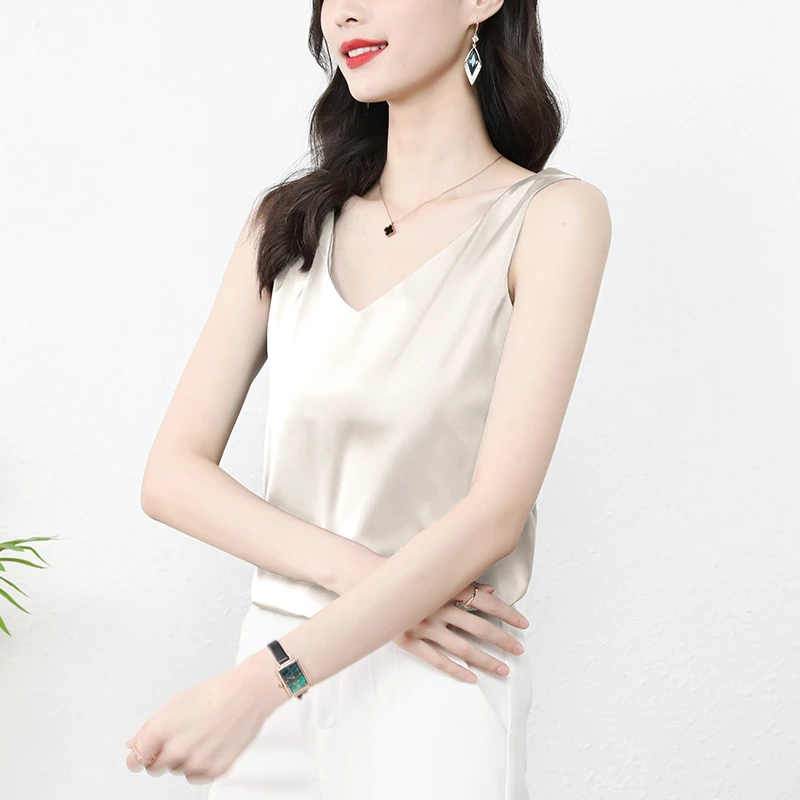 2025夏季吊带背心女内搭西装打底缎面上衣小夏季领