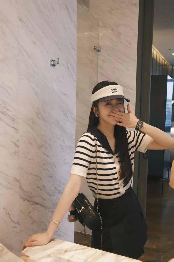 syna希娜 闲日欢歌 减龄海军领条纹短袖上衣针织衫