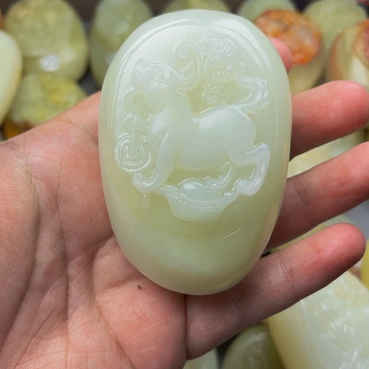 石材方解石手把件狗