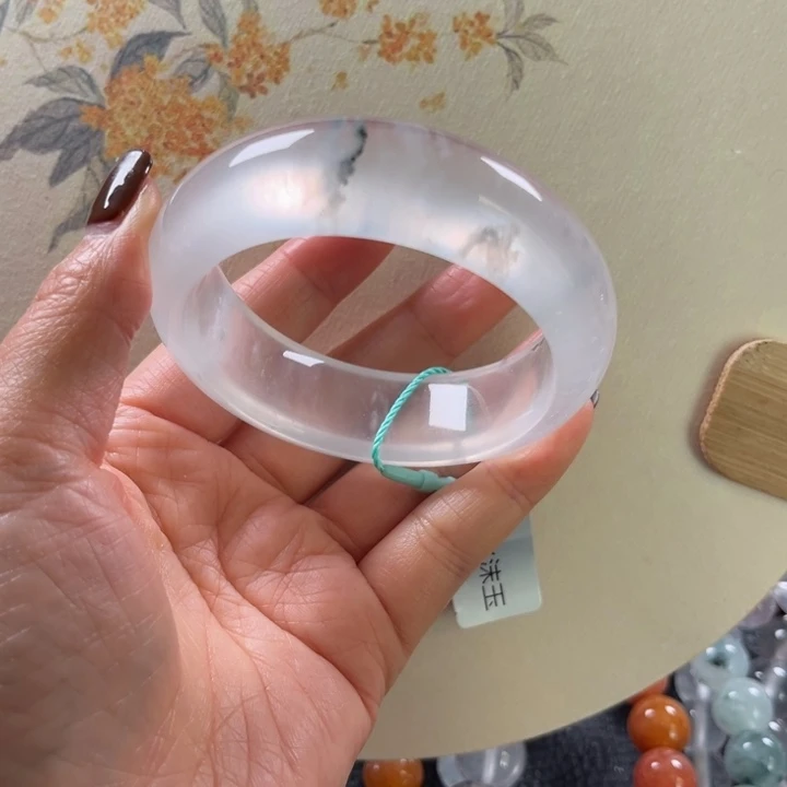 石英质玉未镶嵌手镯