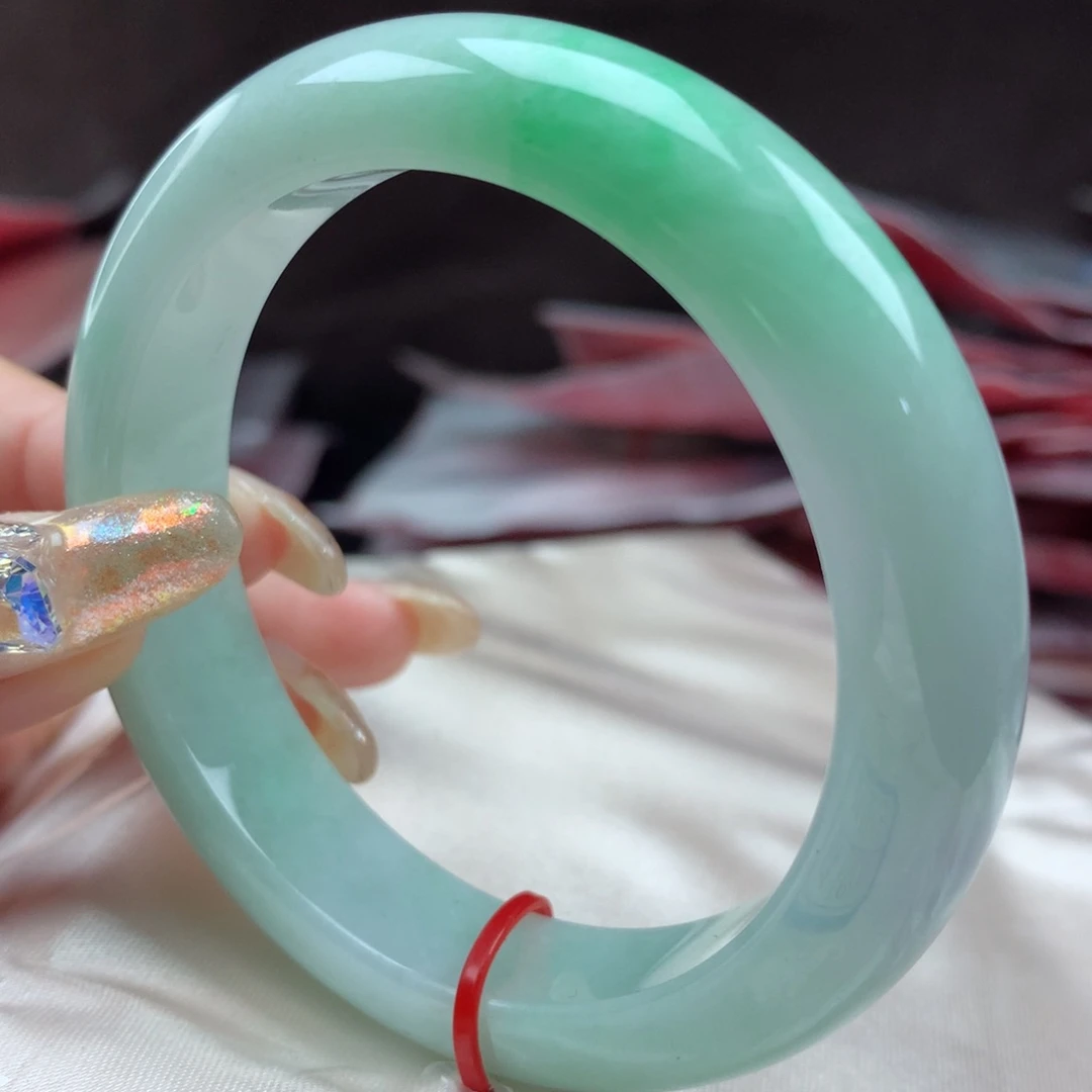 翡翠手镯未镶嵌96605，