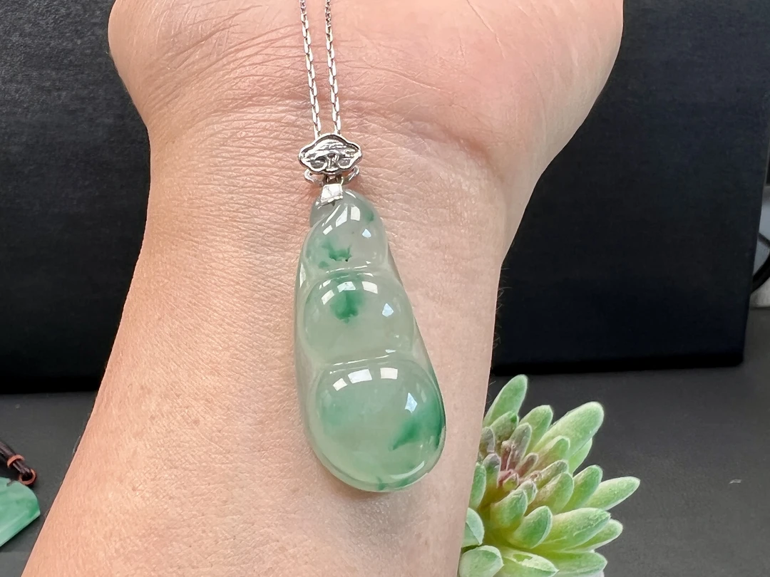 天然非洲翠飘花冰透豆子吊坠s925银扣镶嵌41.3-15.7-8.7