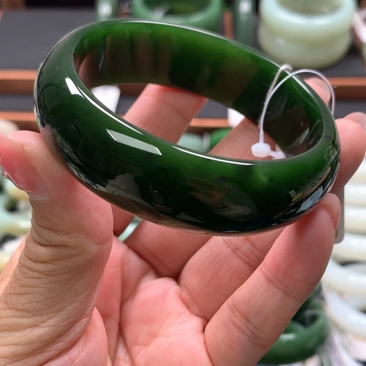 【闪购商品】未镶嵌手镯和田玉（碧玉）57