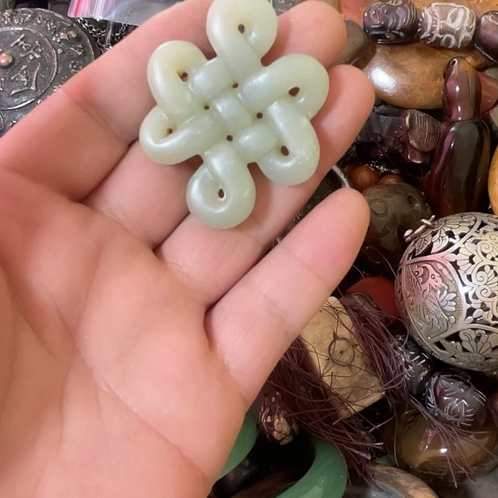 听***溪锆石纯铜合金我也很喜欢这个风格呀