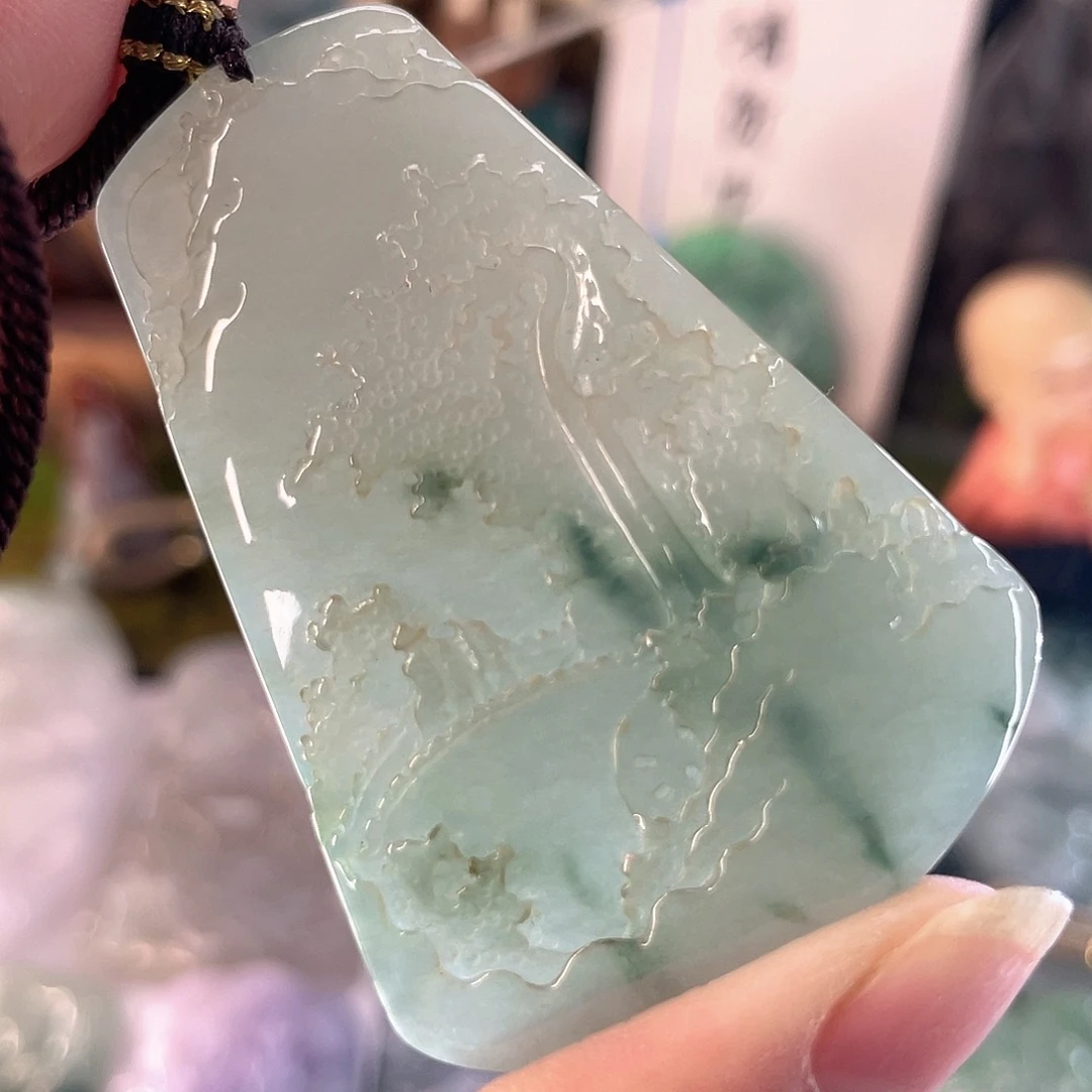 翡翠未镶嵌颈饰山水牌