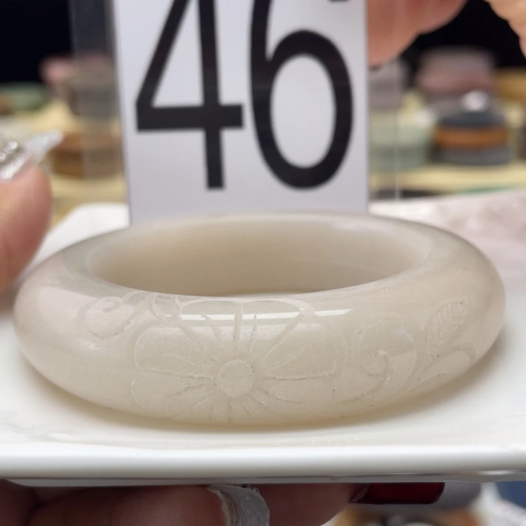 【闪购商品】石英质玉手镯未镶嵌