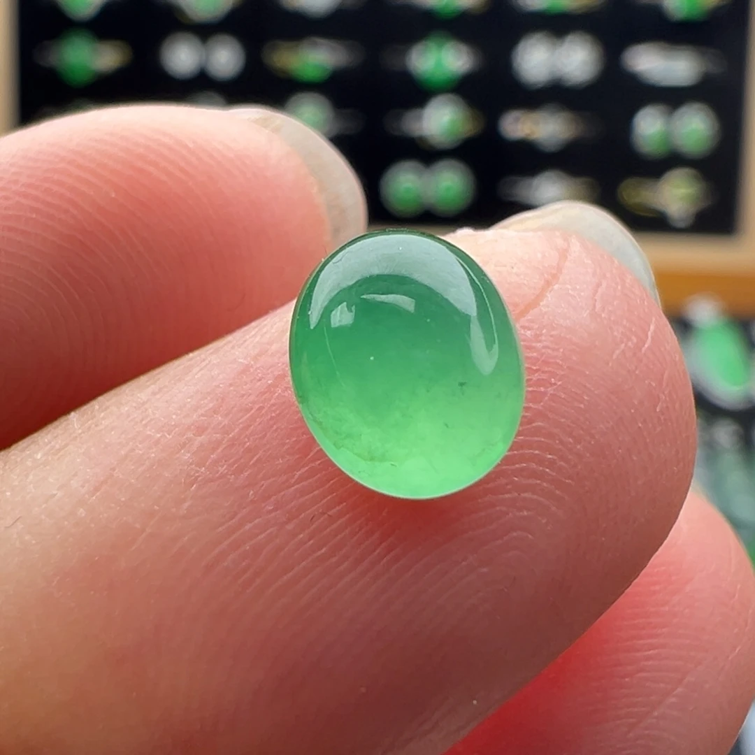 翡翠未镶嵌颈饰蛋7.2