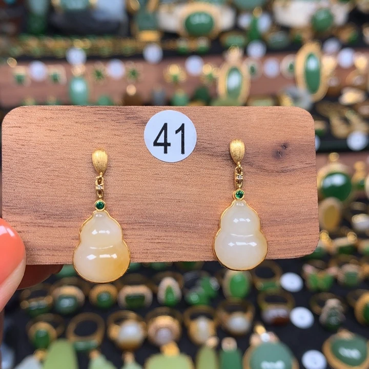 定制和田玉耳钉18K金镶嵌