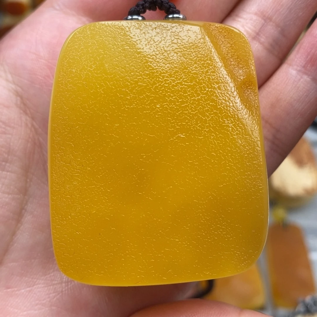 未镶嵌吊坠(赠链)琥珀