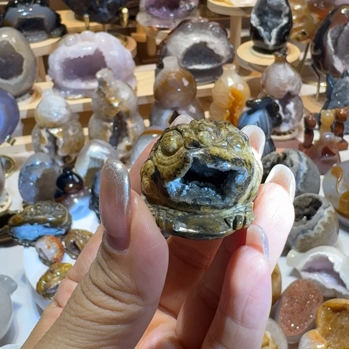 大型摆件（非配饰）未镶嵌水晶九眼金蟾