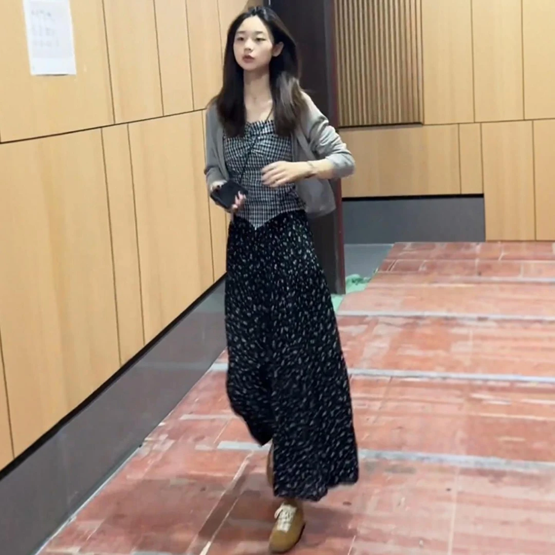 VOCKOO官方韩系冷淡系洋装轻熟小众不撞款裙子套装女2025新款巨好