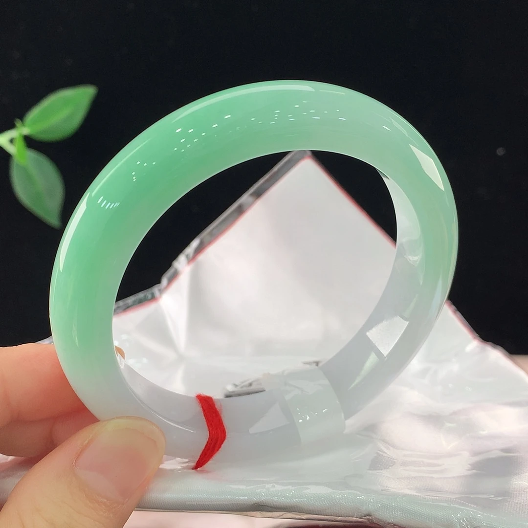 翡翠未镶嵌手镯2095